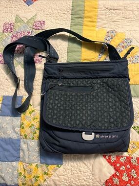 Sherpani Navy Quilted Crossbody Shoulder Bag